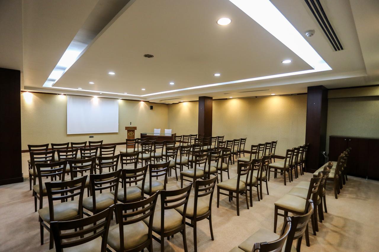 Sivas Bueyuek Hotel ภายนอก รูปภาพ