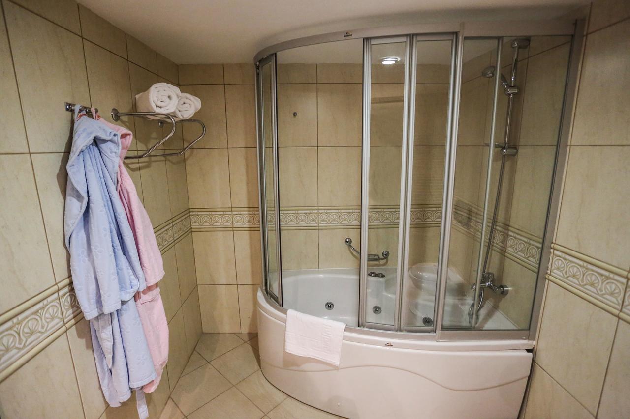 Sivas Bueyuek Hotel ภายนอก รูปภาพ
