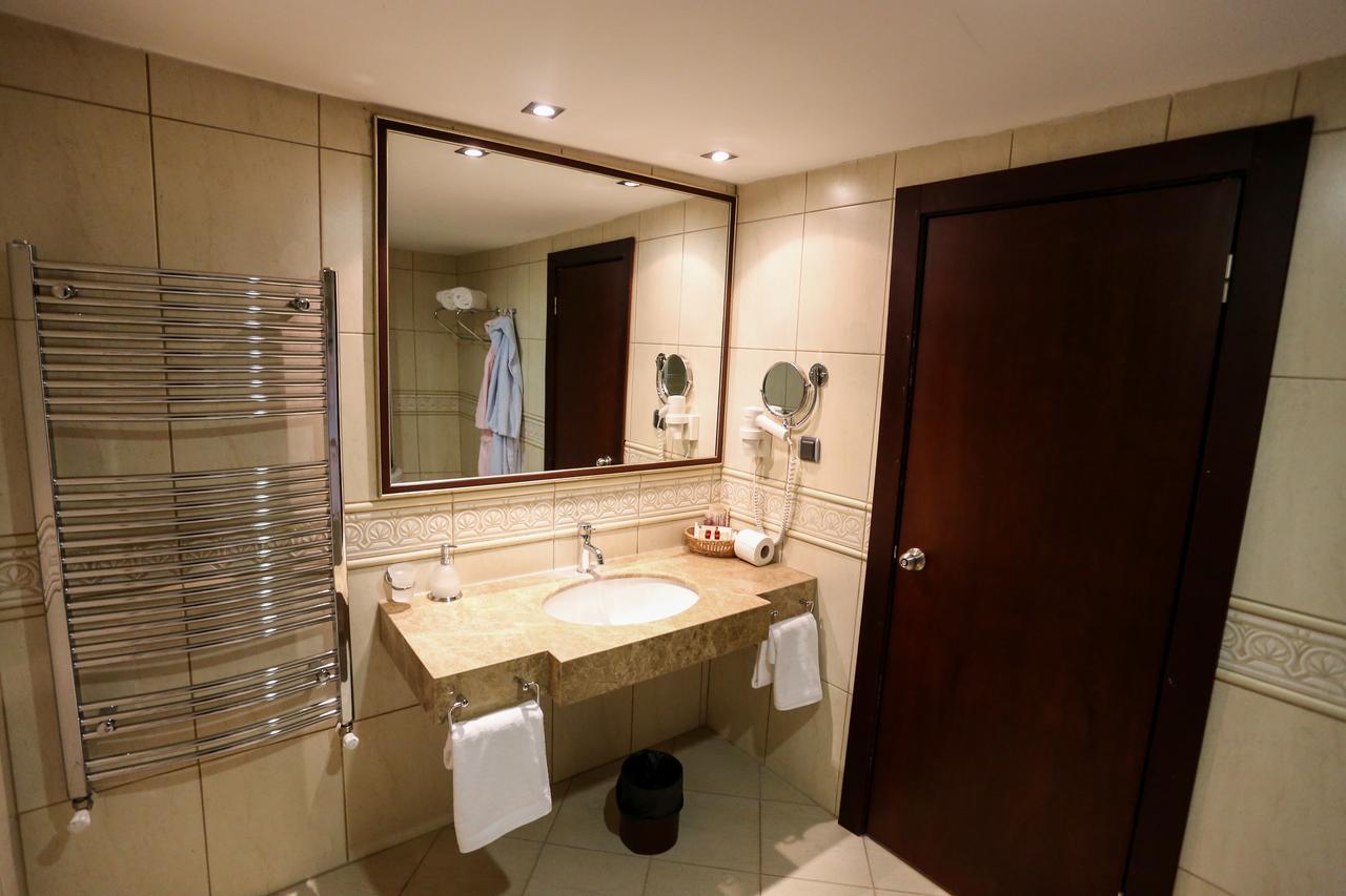 Sivas Bueyuek Hotel ภายนอก รูปภาพ